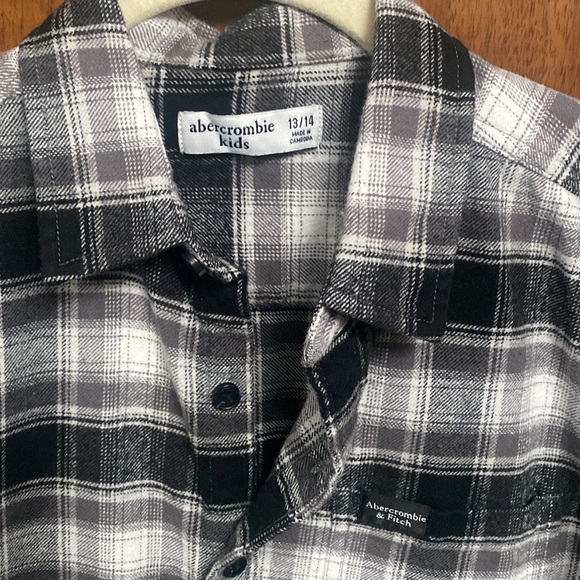 Abercrombie kids boys flannel button down shirt. - Picture 2 of 3